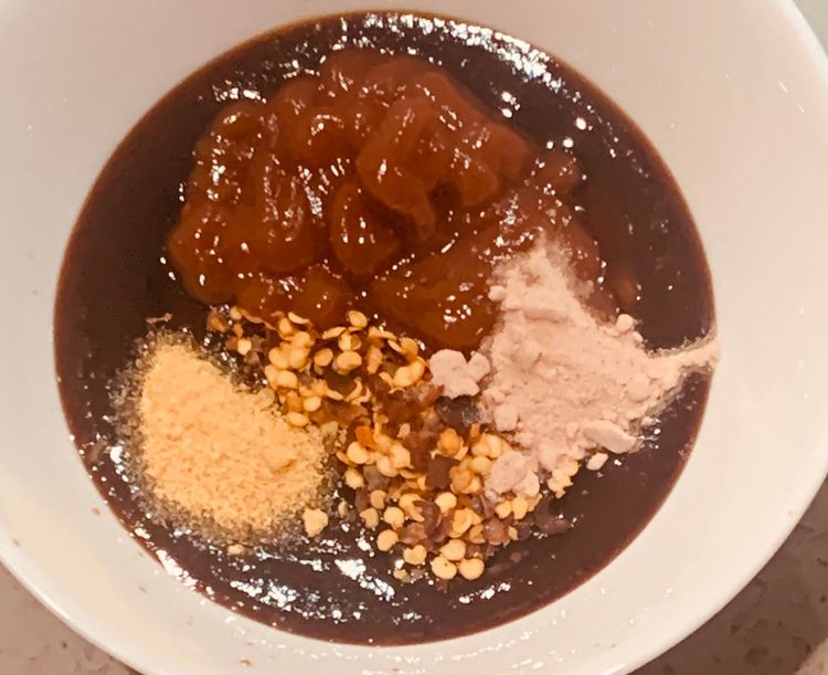 Step 1.1: In another bowl, prepare the sauce by mixing barbeque sauce, tomato sauce, honey, chilli flakes, garlic powder, and black salt until combined