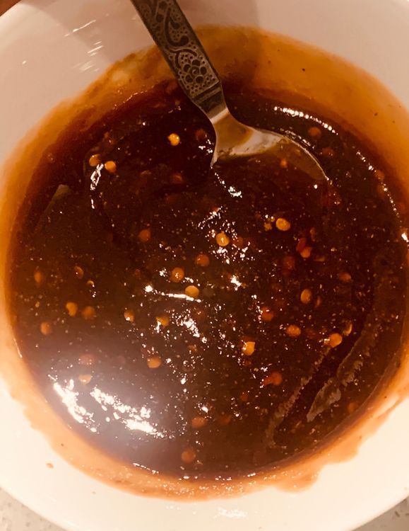 Step 1.2: In another bowl, prepare the sauce by mixing barbeque sauce, tomato sauce, honey, chilli flakes, garlic powder, and black salt until combined
