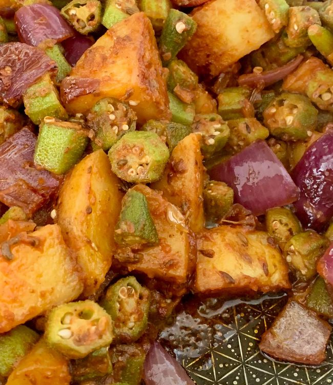 Step 1.1: Adjust seasonings and cook for 4-5 minutes until oil apppears on the wok’s sides