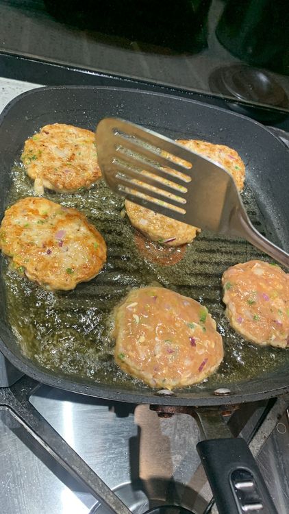 Step 2.1: Cook the patties for 5-7 minutes on both sides or until they are evenly browned and cooked through