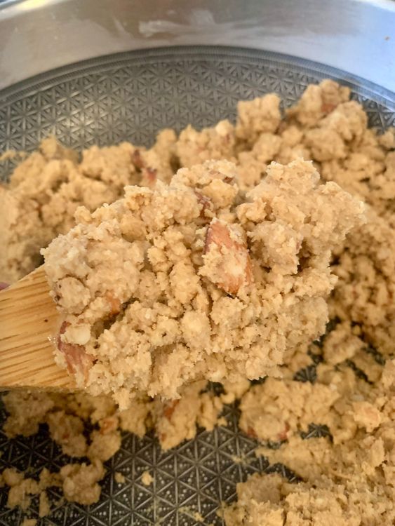 Step 5.2: Turn off the heat and stir in the sugar thoroughly