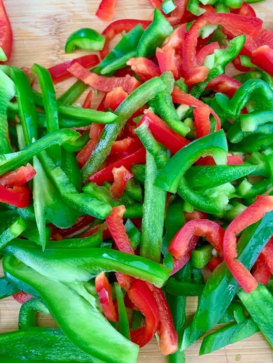 Step 1.1: Wash, deseed, and slice the capsicum into long strips