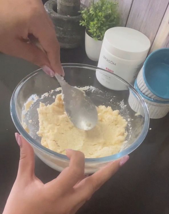 Step 1.2: Mix sooji and curd in a bowl