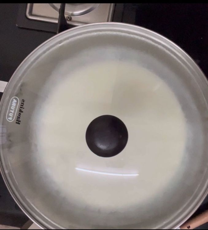 Step 1.2: Add healthy white sauce which you have prepared and let it cook under lid