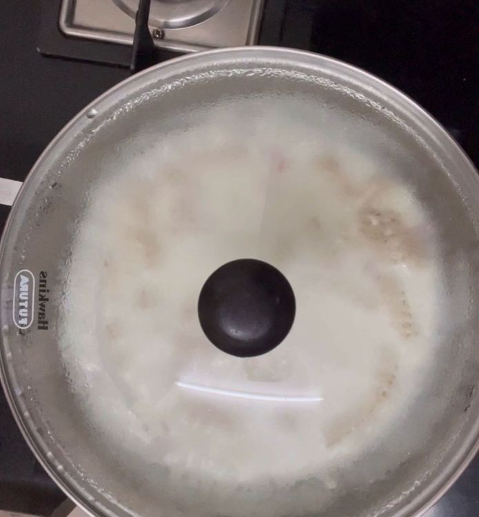 Step 1.2: Now add your boiled pasta and give it a mix , cover it and cook on simmer