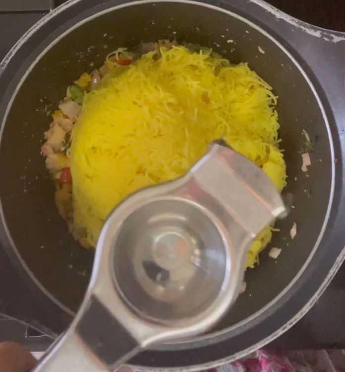 Step 1.2: Now add vermicelli followed by lemon juice
