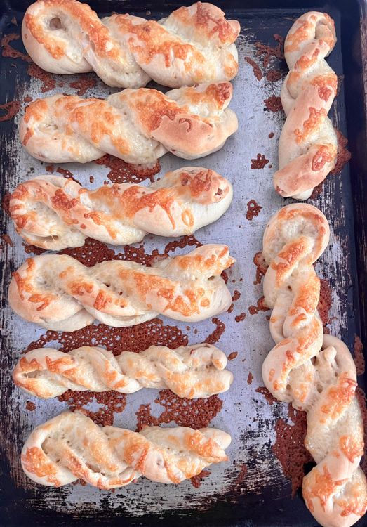 Step 1.1: Bake the twists for 5 minutes