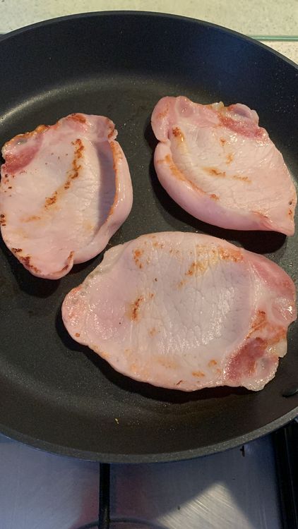 Step 2.1: Sear the bacon in a pan on medium heat