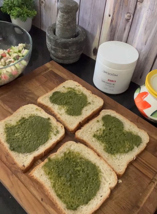 Step 1.1: Apply mint chutney on all bread slices