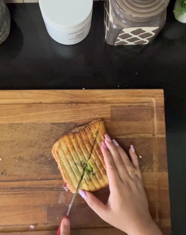 Step 1.2: Cut into triangles or rectangle and serve hot