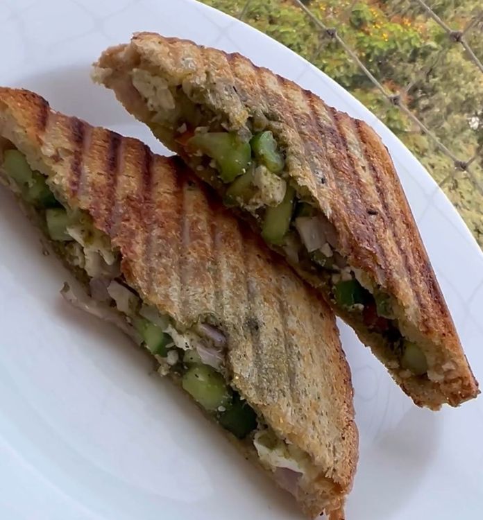 Step 1.3: Cut into triangles or rectangle and serve hot