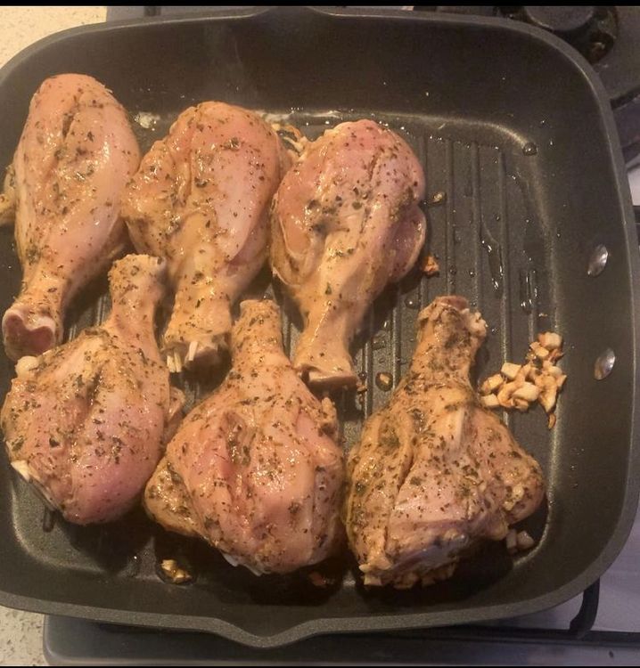 Step 2.1: Place the marinated drumsticks onto the pan and sear them for 4-5 minutes