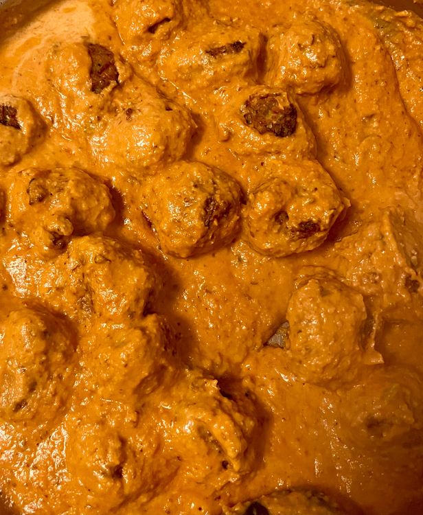 Step 2.2: Add the dudhi kofta to the pan