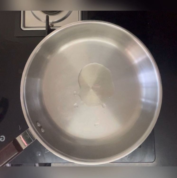 Step 1.1: Now take a pan and add oil