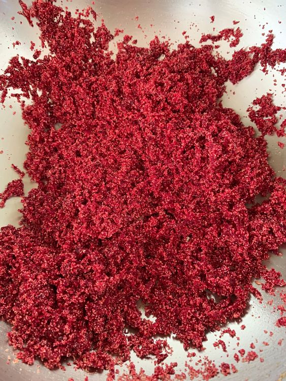 Step 3.2: Stir in the grated beetroot and sauté for another 2–3 minutes