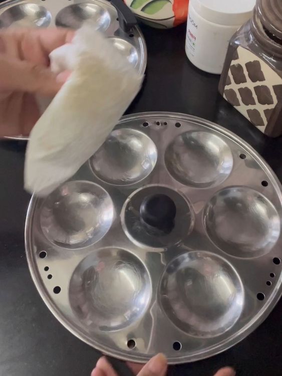 Step 1.1: Greese the idli plates
