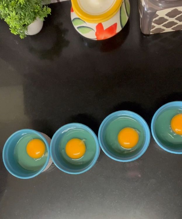 Step 1.1: Pour one egg in each bowl
