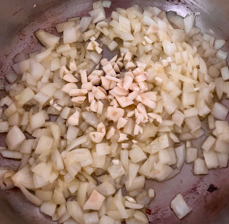 Step 1.2: Start preparing your pizza sauce