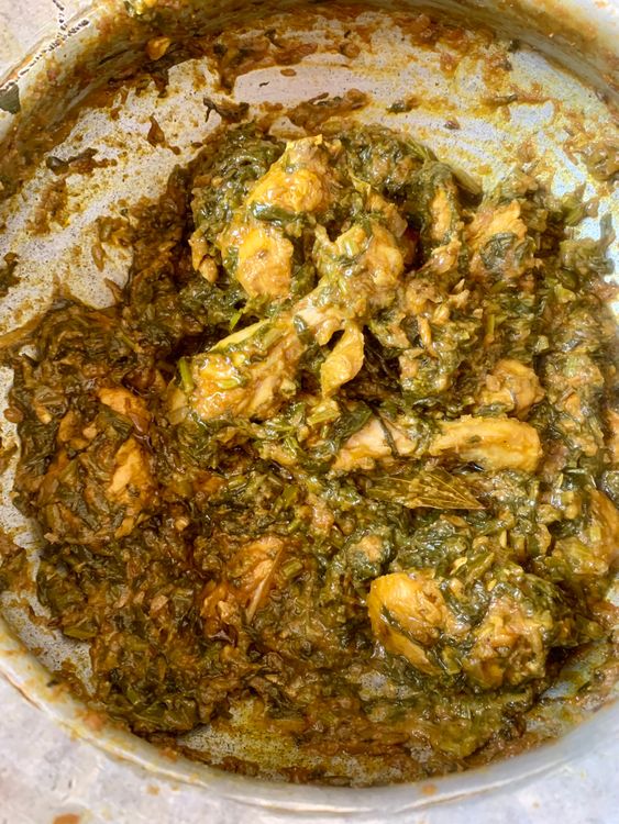Step 4.1: Cook on low-medium heat for 25–30 minutes, stirring occasionally, until the chicken is fully cooked and the saag has softened into a thick, rich gravy