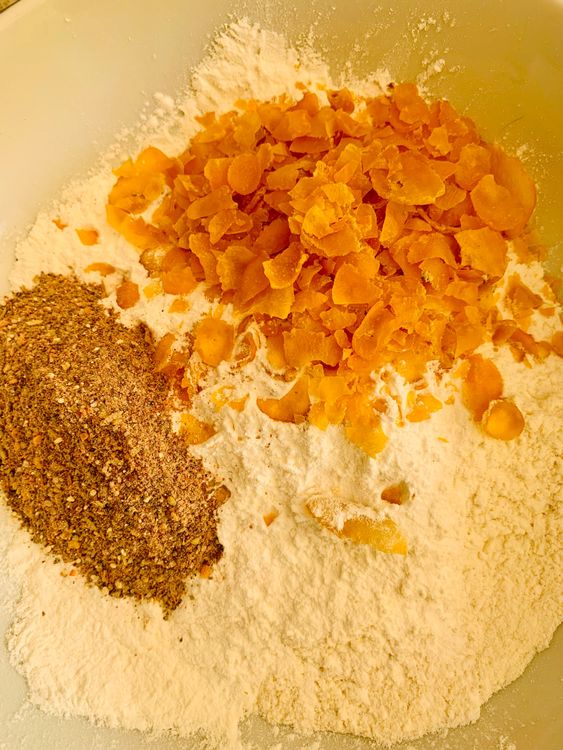 Step 3.1: Combine flour, cornflour, cornflakes (if using), and the seasoning in a bowl to make the flour mix