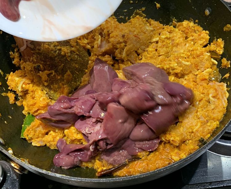 Step 1.1: Add the chicken liver (kaleji) to the pan, and mix it well