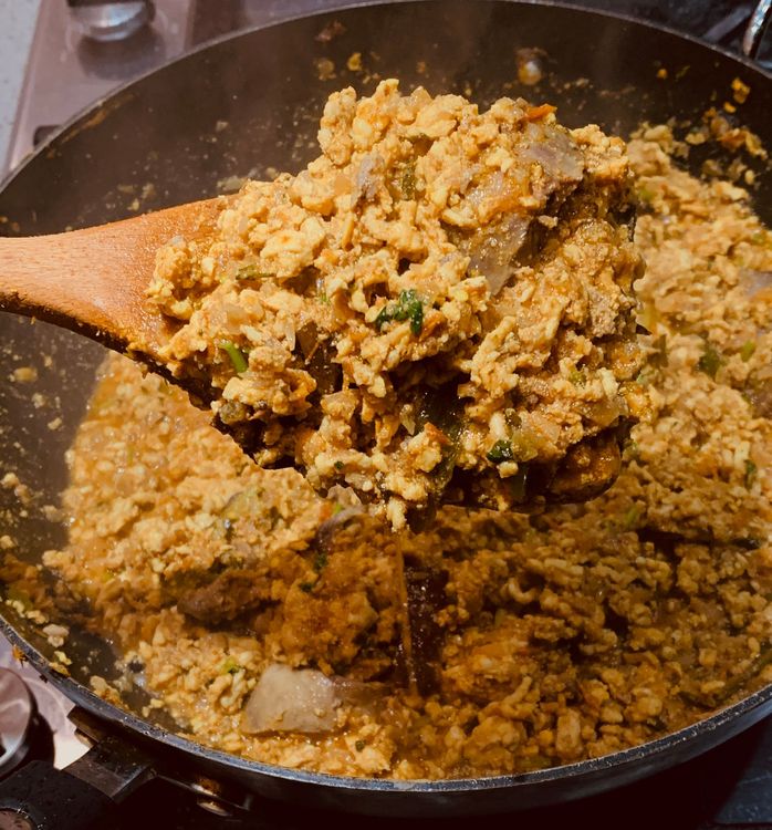 Step 1.1: Reduce the heat to low, cover the pan, and let it simmer for 10-12 minutes until the keema and kaleji are cooked through