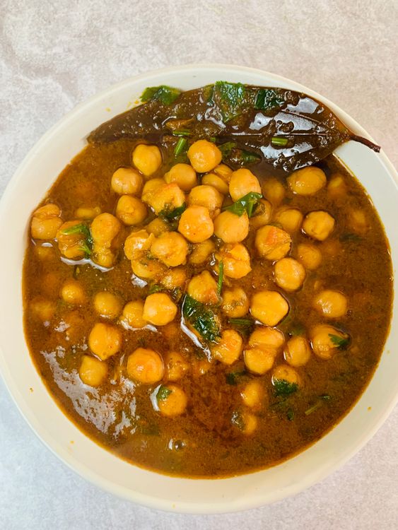 Step 3.1: Serve hot with Indian breads like roti, paratha, or poori, or steamed rice