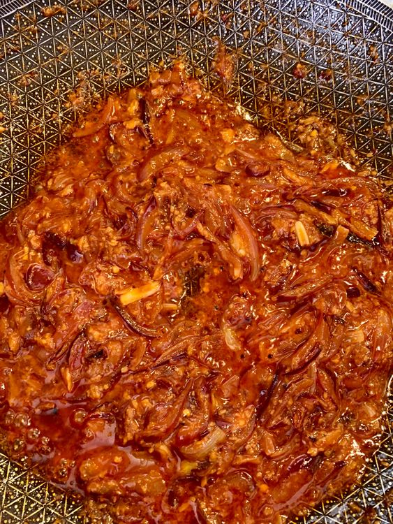 Step 3.1: Mix in tomato ketchup, hot water, and salt (to taste)
