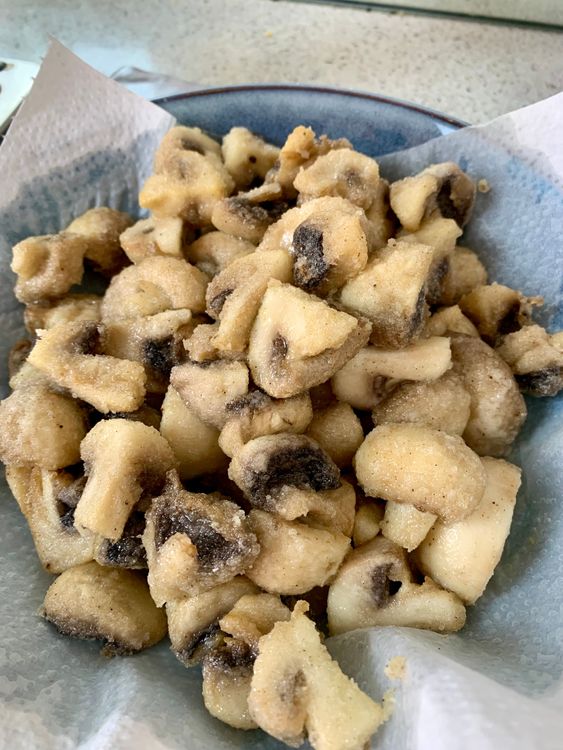Step 7.1: Re-fry the mushrooms until golden and crisp