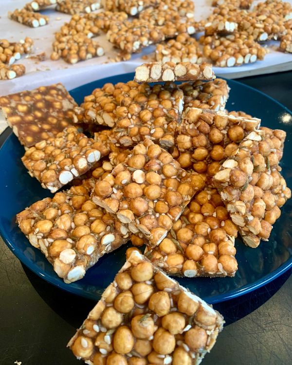 Gud Chana Chikki (high-protien winter snack) recipe