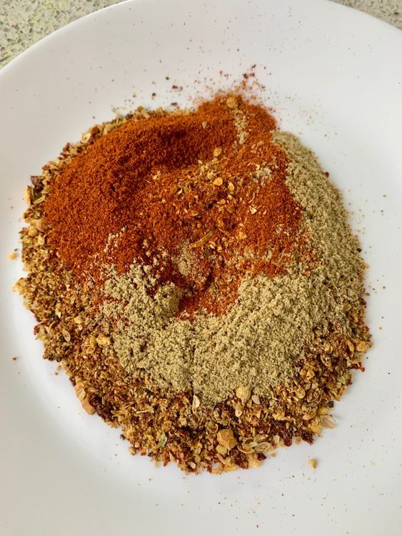 Step 2.1: Stir in Kashmiri red chilli powder and chaat masala