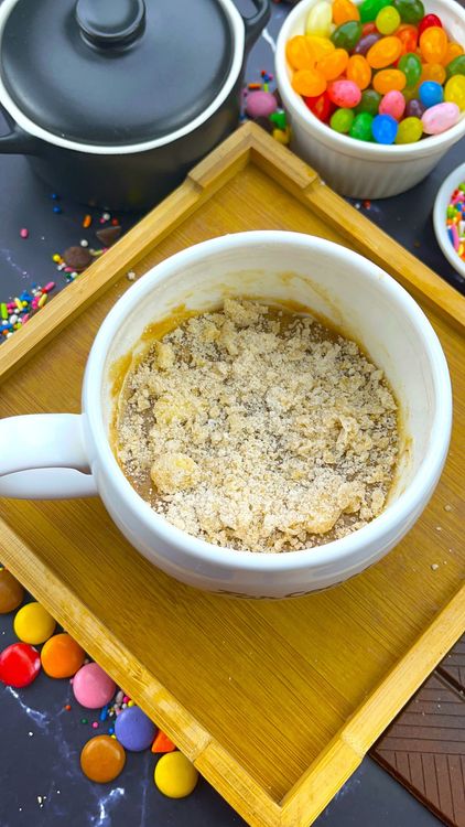 Step 5.1: Sprinkle over the mug cake