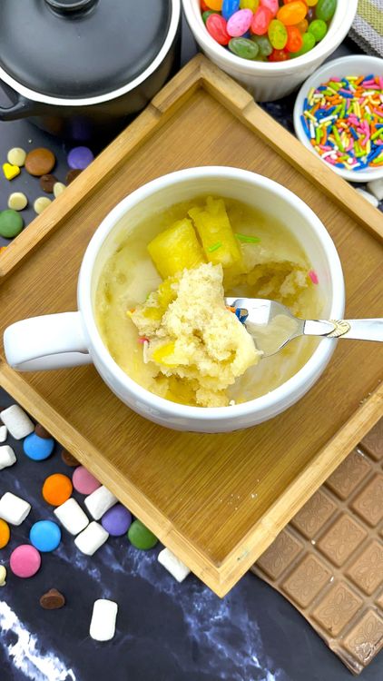 Step 6.1: Mix powdered sugar with pineapple juice until smooth and drizzle over the cake
