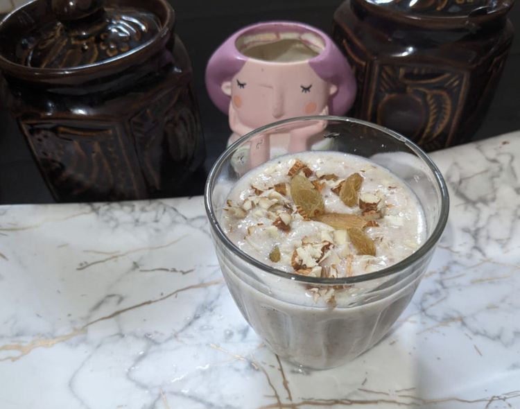 Banana with nuts smoothie  recipe