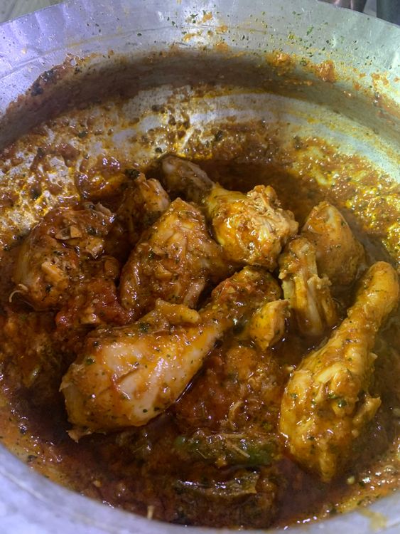 Step 1.2: Add kasuri methi and salt to the karahi and mix