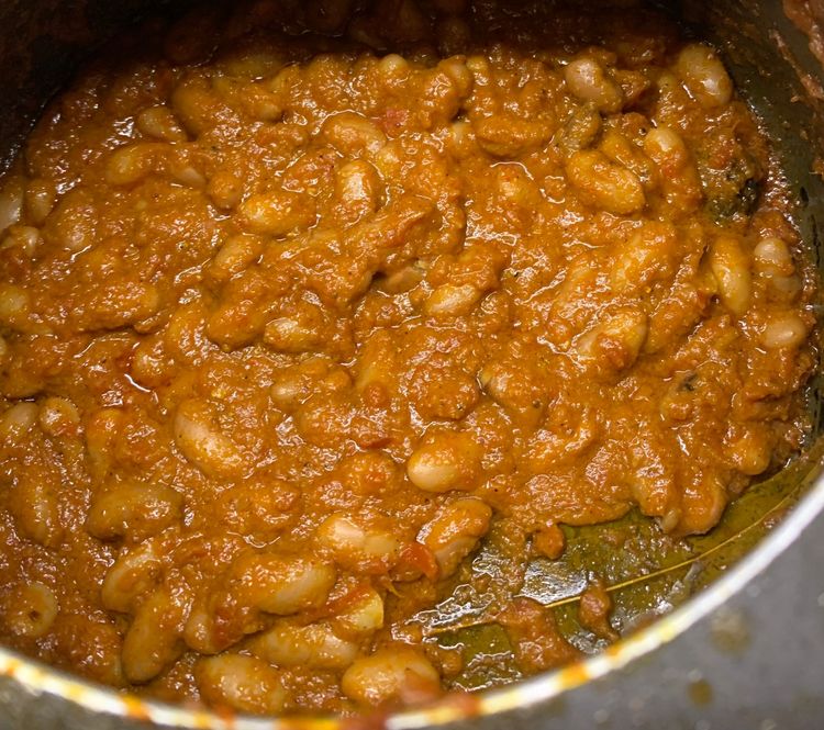 Step 1.1: Add only the boiled kidney beans to the cooker