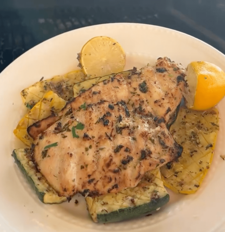 Step 4.1: Top with an extra squeeze of lemon for added flavor