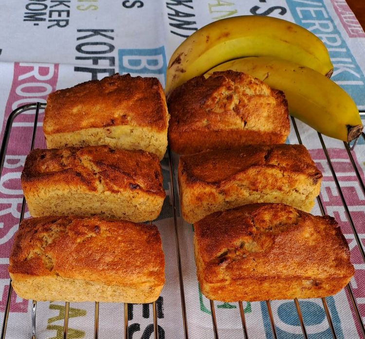 Air Fryer Mini Banana Bread Loafs recipe