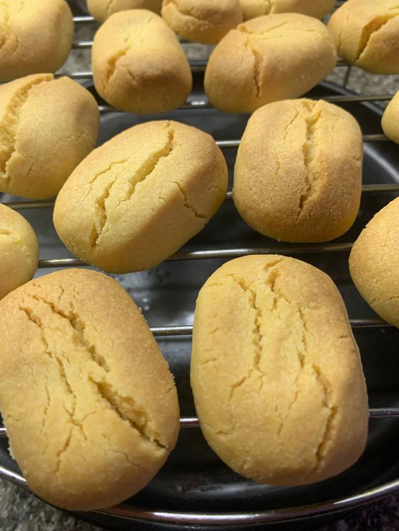 Step 1.1: Place the baked cookies on a wire rack to cool completely