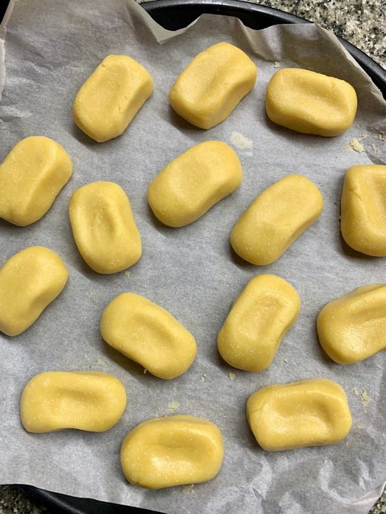 Step 1.1: Make and arrange all the cookies on a baking tray lined with baking or parchment paper