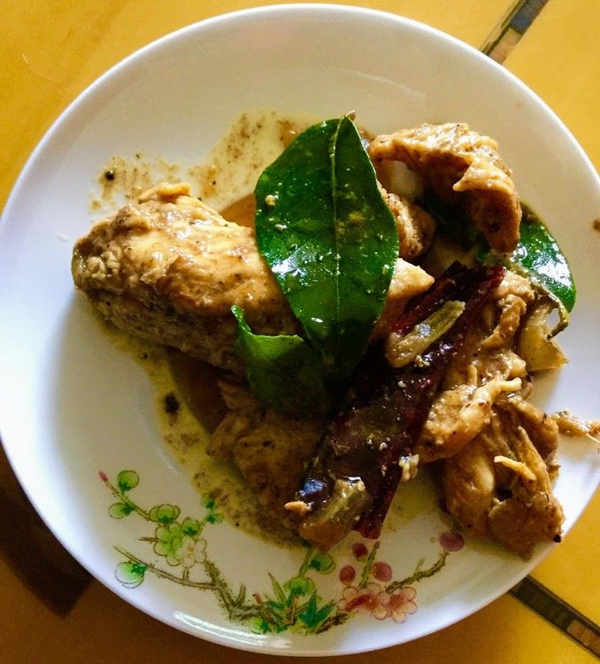 Step 3.1: Garnish with fried potatoes (optional) and curry leaves