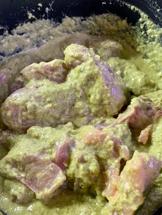 Step 4.2: Add chicken and salt to the gravy