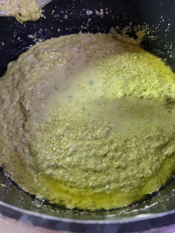Step 4.2: Now add the pistachio puree and half a cup of water and cook for 3-4 minutes