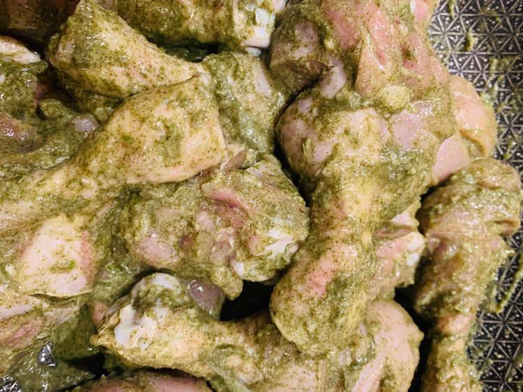 Step 1.2: Add the mint paste to the drumsticks and coat them evenly