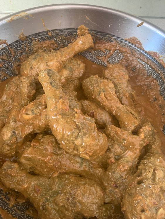 Step 3.1: Add the seared chicken to the gravy and mix well
