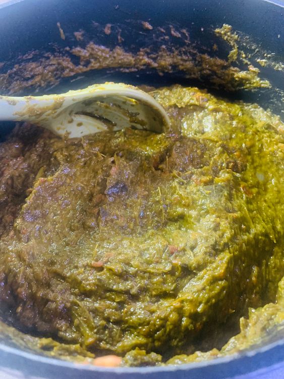Step 3.1: Add the ground leaves and mix