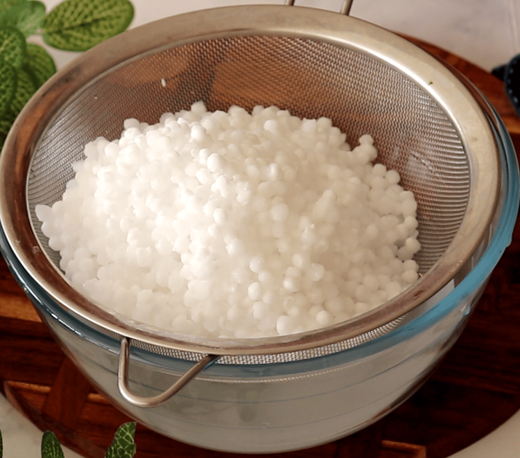 Step 1.1: Place the sago pearls in a bowl and cover with water