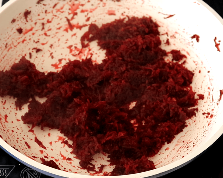 Step 2.1: Reduce the heat, cover, and let it simmer for 8–10 minutes, stirring occasionally, until the beetroot is tender