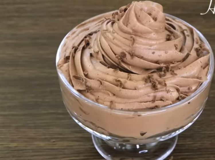Step 1.2: You can fill the dishes evenly, but leave a little space at the top if you want to add any garnishes or toppings later (like whipped cream, berries, or chocolate shavings)