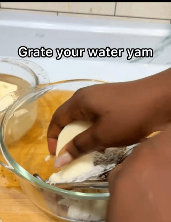 Step 1.1: Grate the water yam and transfer it into a bowl